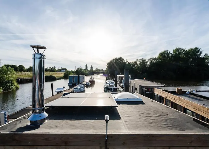 Tolles Tiny-Hausboot Guenter Mit Dachterrasse