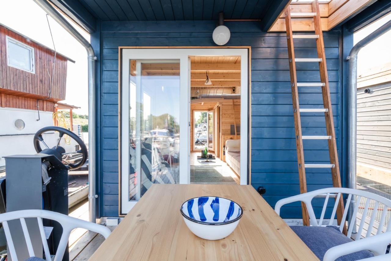 Tolles Tiny-hausboot Guenter Mit Dachterrasse Botel *