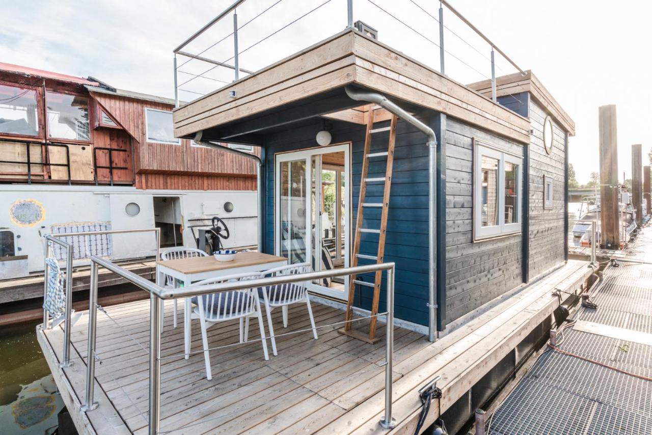 Tolles Tiny-hausboot Guenter Mit Dachterrasse Hotel na wodzie