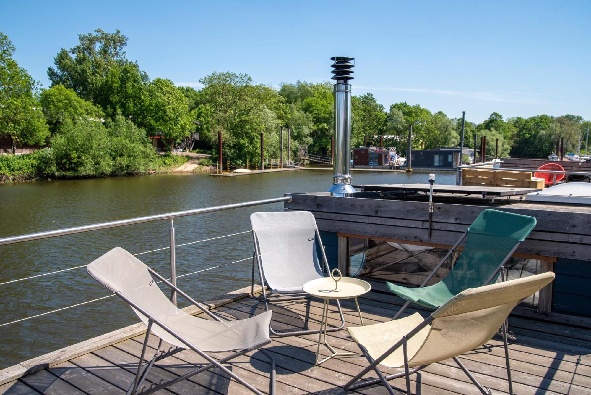 Hotel na wodzie Tolles Tiny-hausboot Guenter Mit Dachterrasse